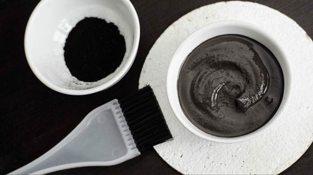 DIY-activated-charcoal-mask